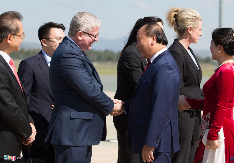 Thủ tướng tới Canberra, chính thức thăm Australia